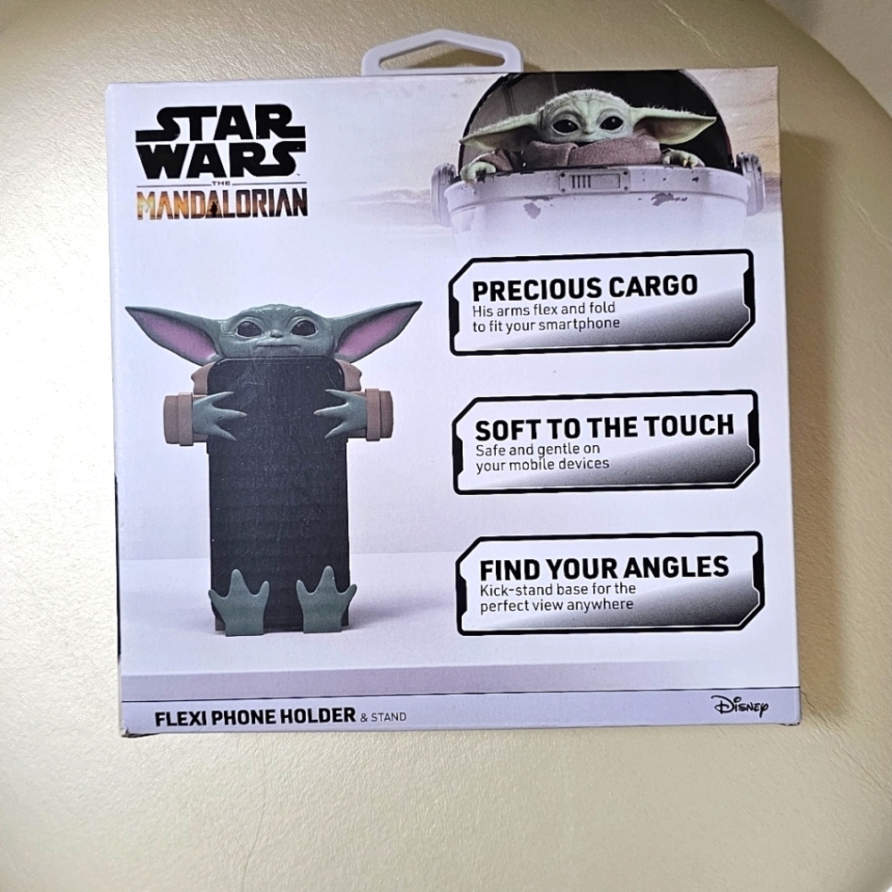 Star Wars Mandalorian Flexi Phone Holder Stand Black and Green